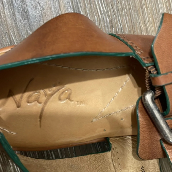 NAYA Stoneham Sandals - Picture 3 of 5